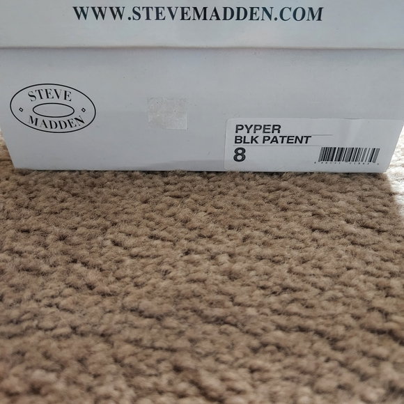 Steve Madden size 8 Black Patent leather shoes - Picture 3 of 6